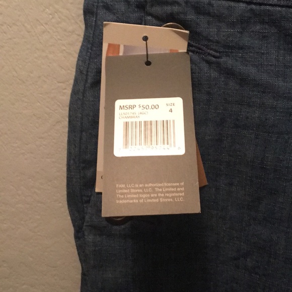 Limited blue chambray shorts. NWT. Size 4 - Picture 4 of 4